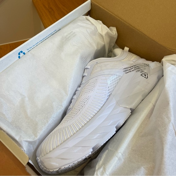 NWT Hoka Bondi 7 All White Hoka One One - Picture 12 of 15